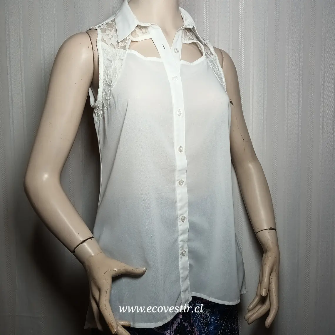 Blusa sin Mangas Blanca con Encaje Atmosphere - Talla 38 1