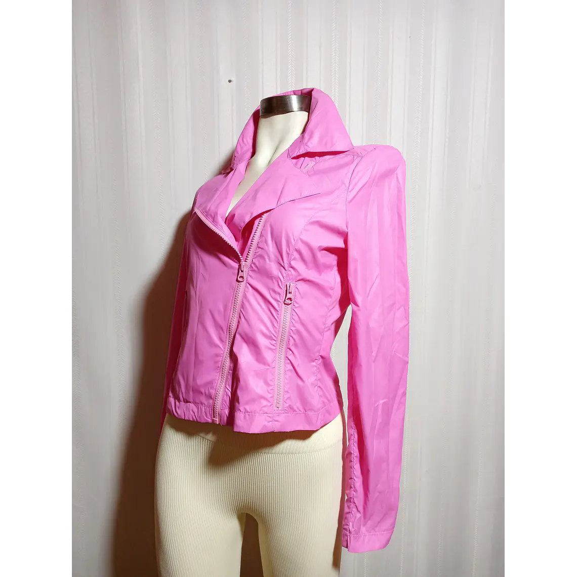 Cortaviento Fiorucci Rosado Mujer Cierre Cruzado Talla 40  2