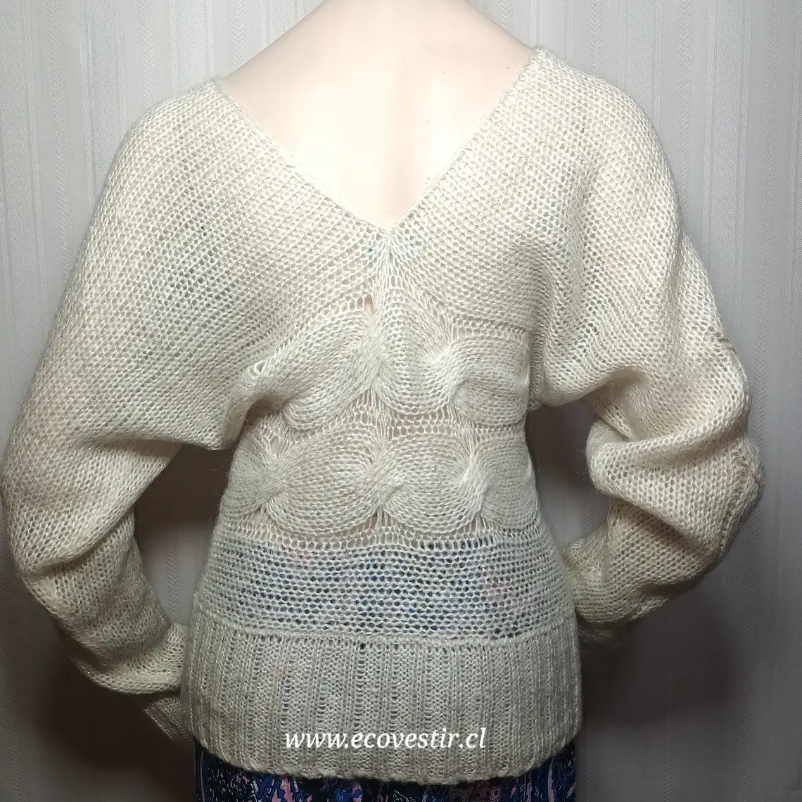 Sweater Punto Calado con Escote en V y Trenzas – Crudo Benetton 4