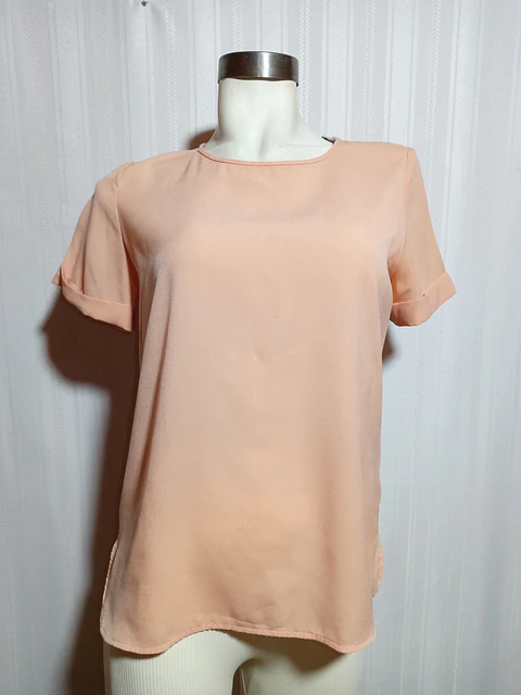 Blusa Manga Corta Color Damasco con Doblez – Stradivarius Talla M