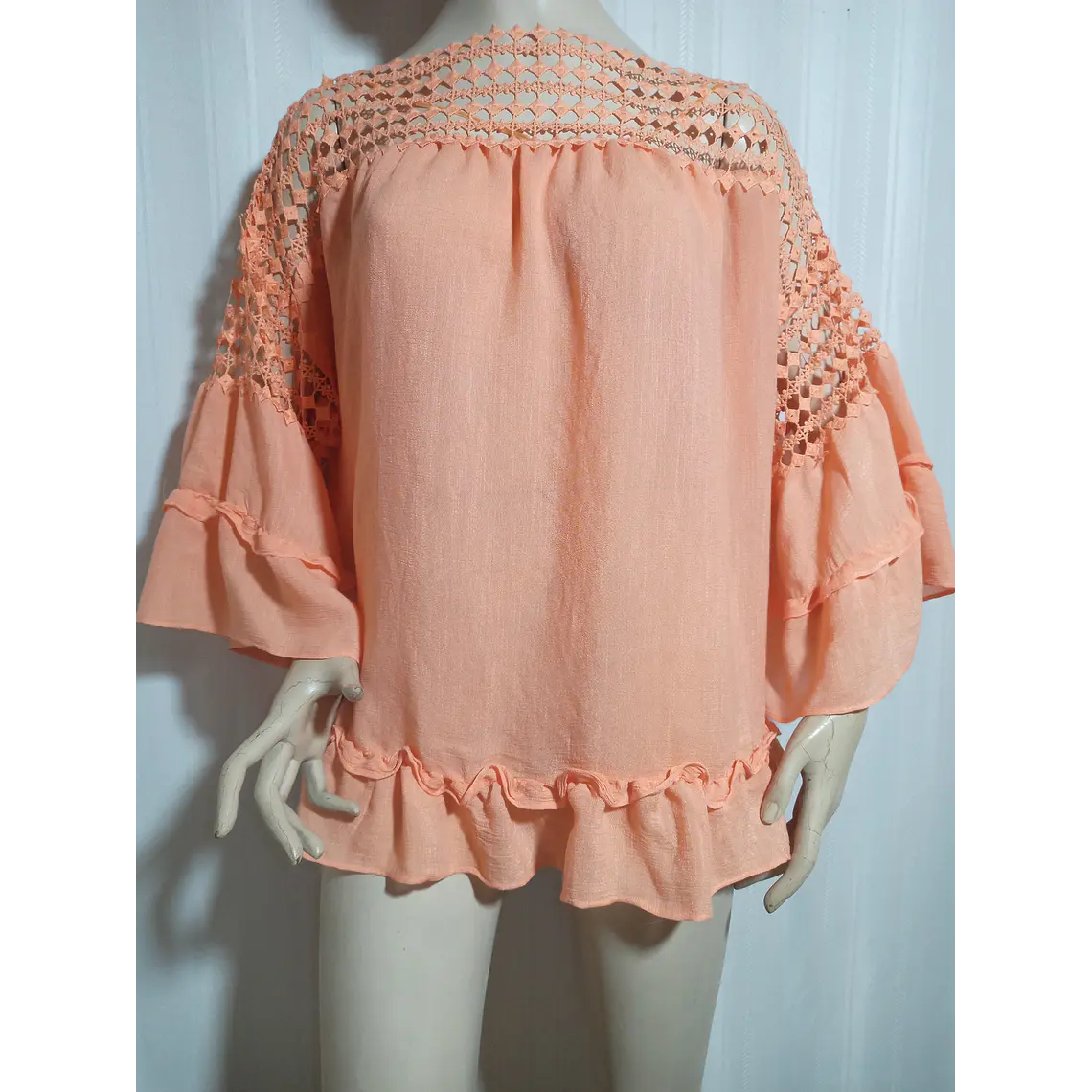 Blusa Romántica Boho con Encaje Calado y Mangas Acampanadas – Lifestyle Attitude Talla 2X / Plus Size 2