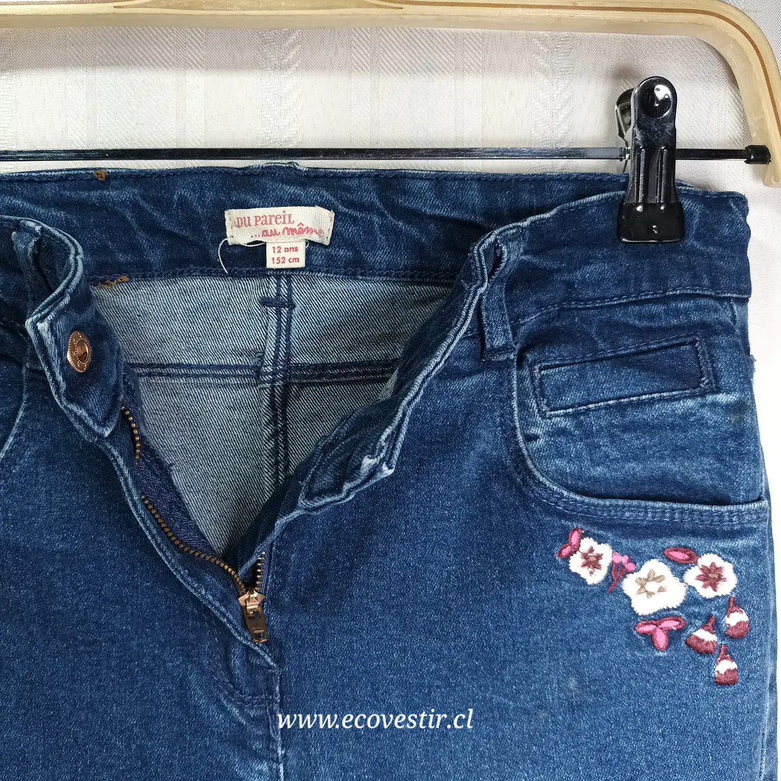 Jeans Denim con Bordado Floral – Du Pareil au Même / DPAM (Talla 12A / 152 cm) 4