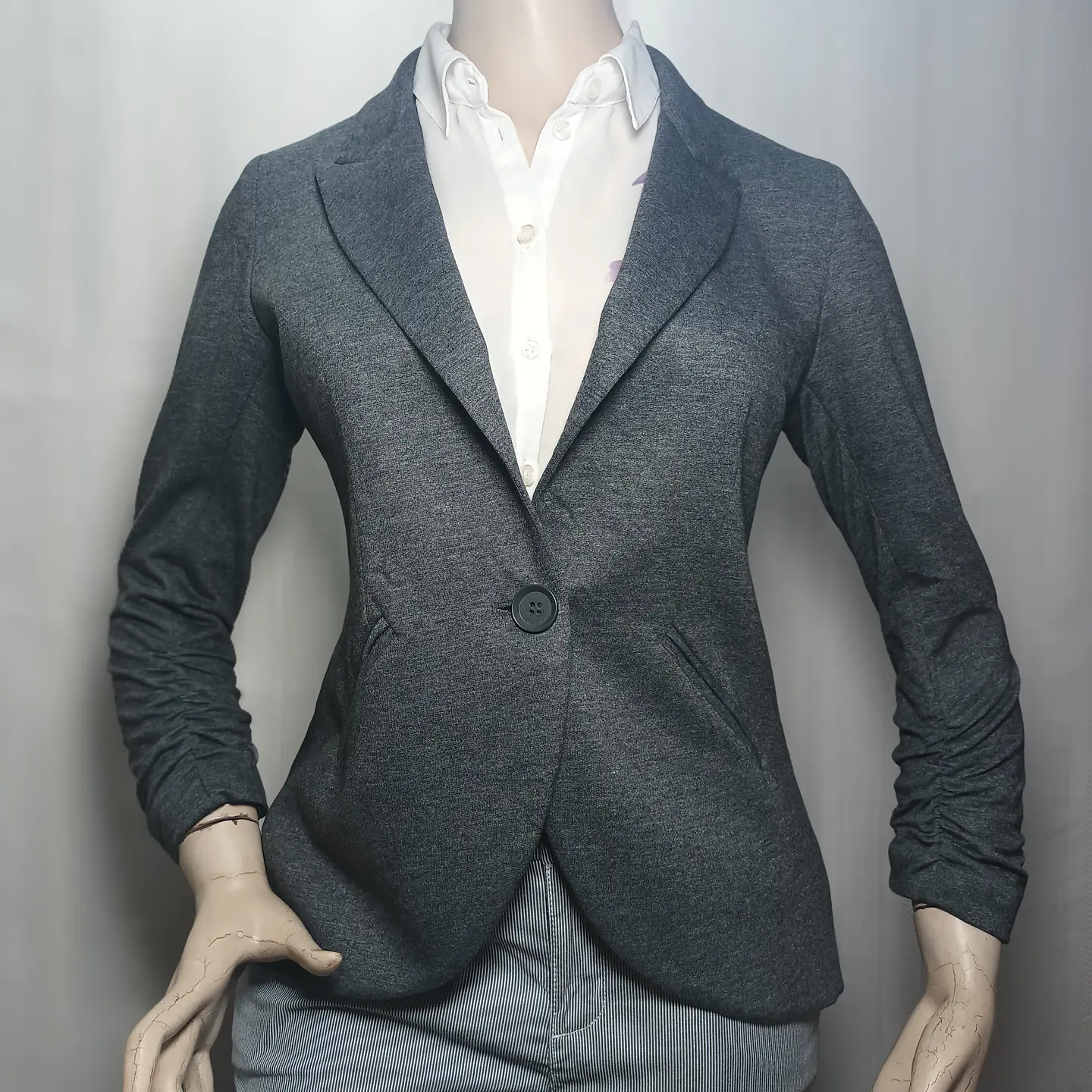 Blazer Casual Gris Jaspeado con Mangas Fruncidas – Gibson (Talla S) 2