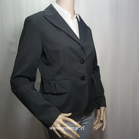 Blazer Ejecutivo Gris con Finas Rayas Verticales – Doncaster Collection (Talla 8 / M)