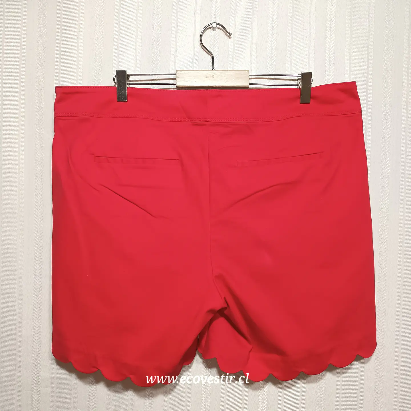 Short de Vestir Rojo con Bastilla Festoneada Isaac Mizrahi - Talla 16 / XL 2