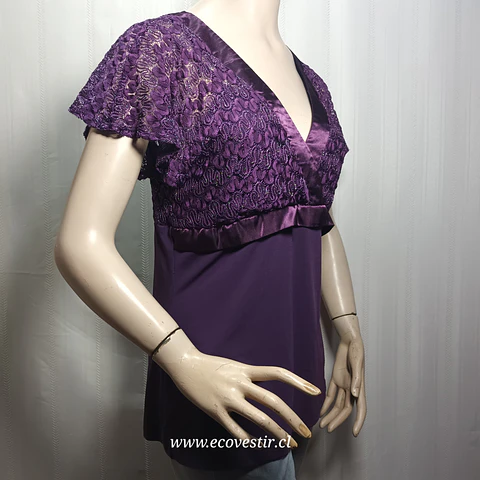 Blusa Violeta de Encaje Metalizado y Borde Satinado Studio 1940 - Talla L (42/44)