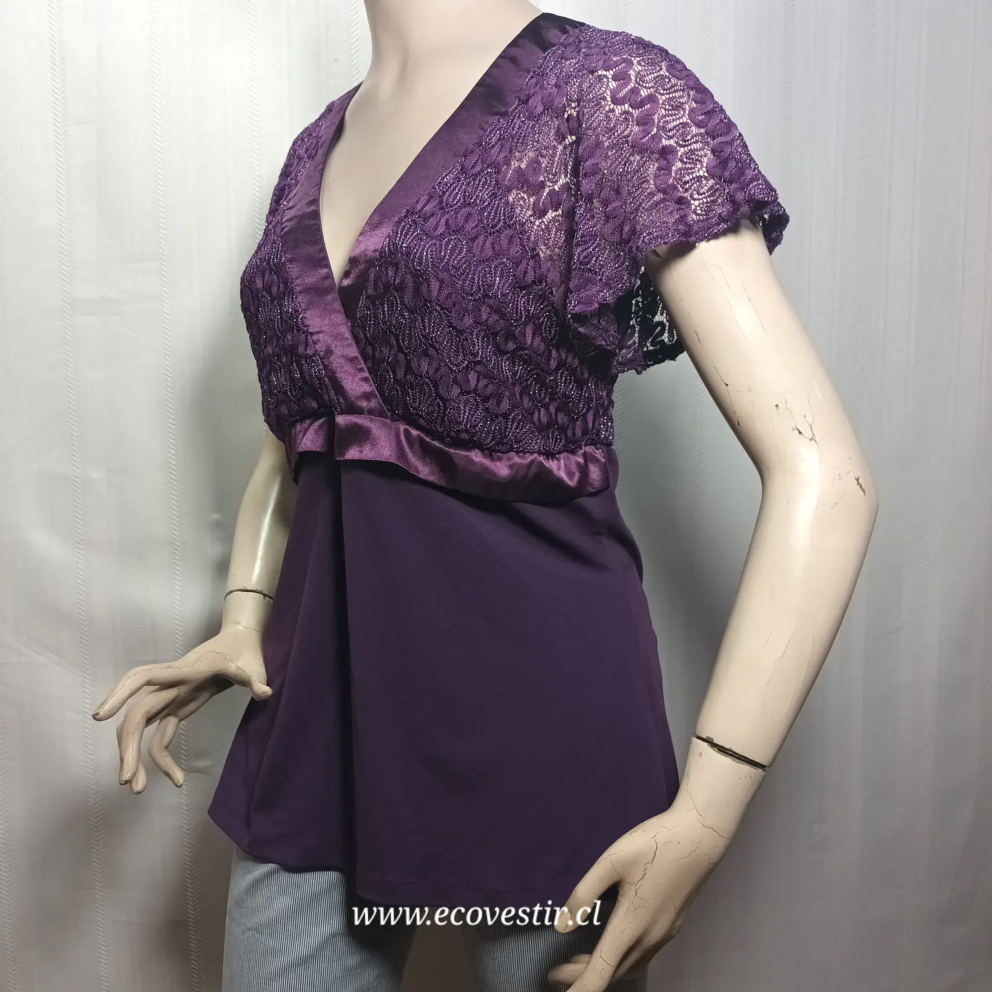 Blusa Violeta de Encaje Metalizado y Borde Satinado Studio 1940 - Talla L (42/44) 3