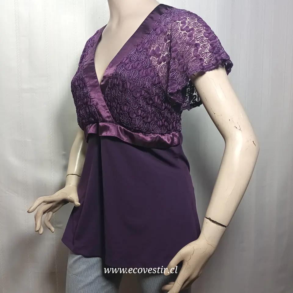 Blusa Violeta de Encaje Metalizado y Borde Satinado Studio 1940 - Talla L (42/44) 3
