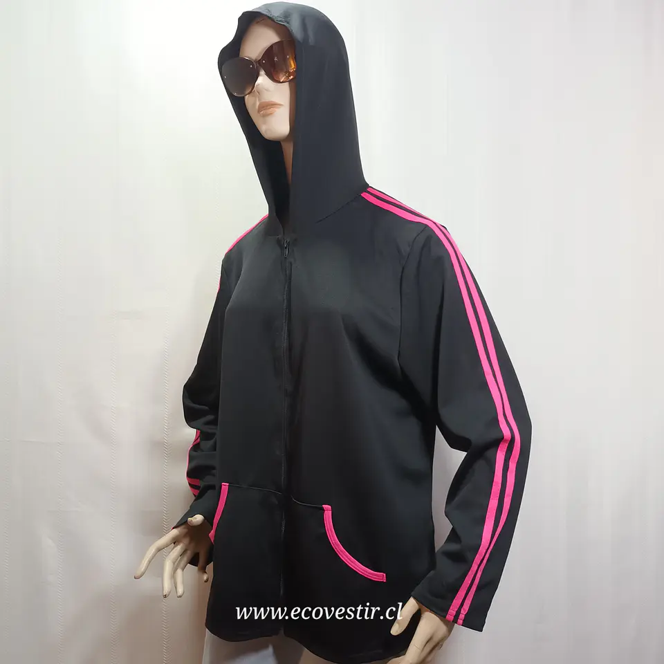 Polerón Deportivo Negro con Franjas Rosadas y Gorro Fame 4 Fifteen - Talla 1X (46/48) 3