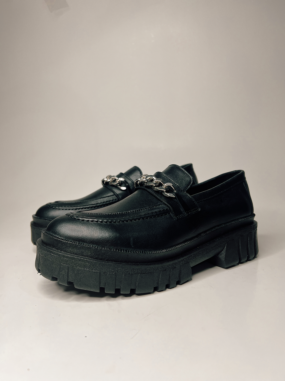 Mocasín Sofia Negro  1