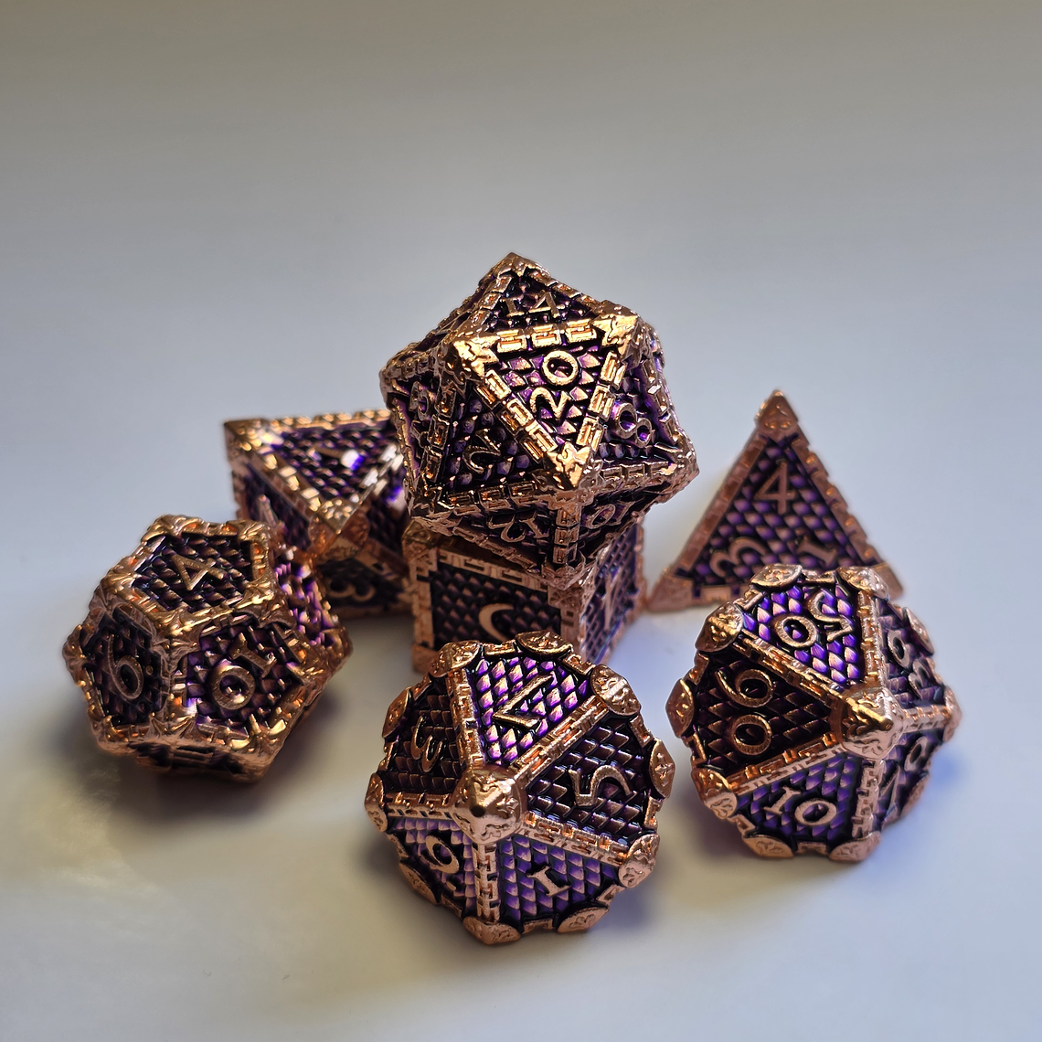 Set de 7 Dados Metálicos - Escamadragón Mora 1