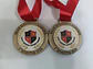 Medalla de madera y logo a color - Miniatura 2