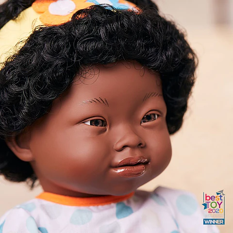 Muñeca Kamal Síndrome Down 38 cm sin ropa
