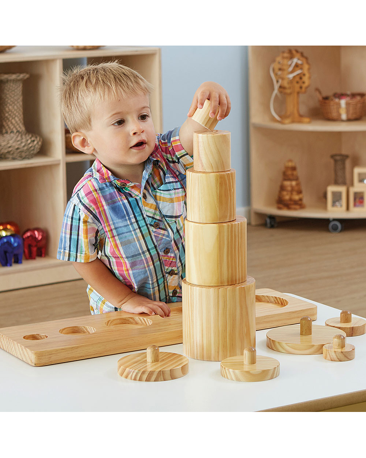 Juego de ollas de madera para clasificar