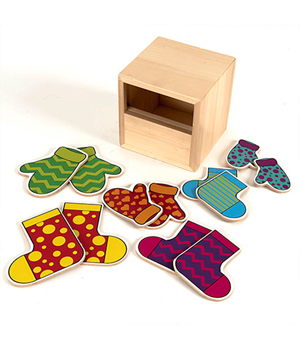 Juego de calcetines y guantes de madera