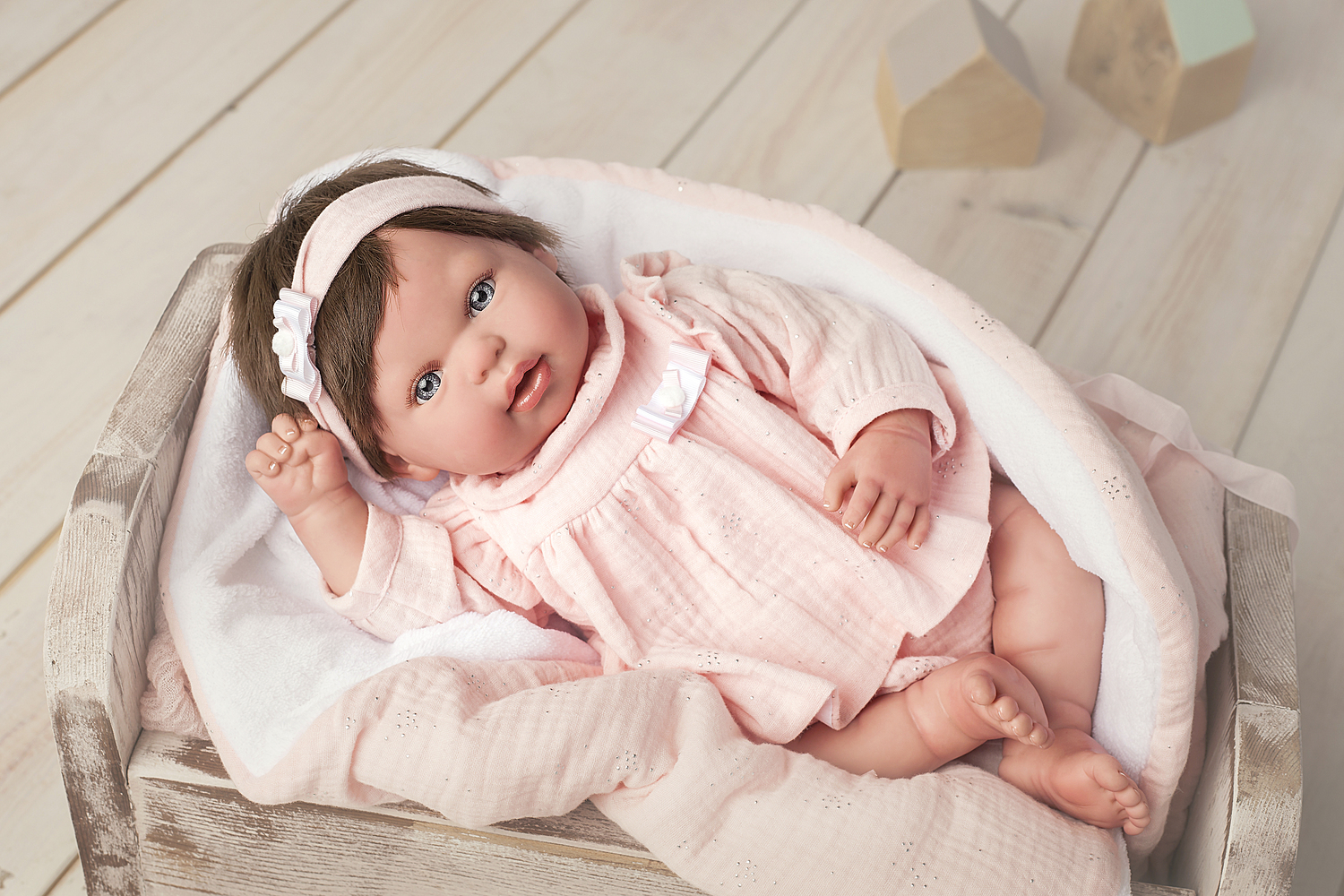 Muñeca 45 cm Felicia castaña rosa REBORN