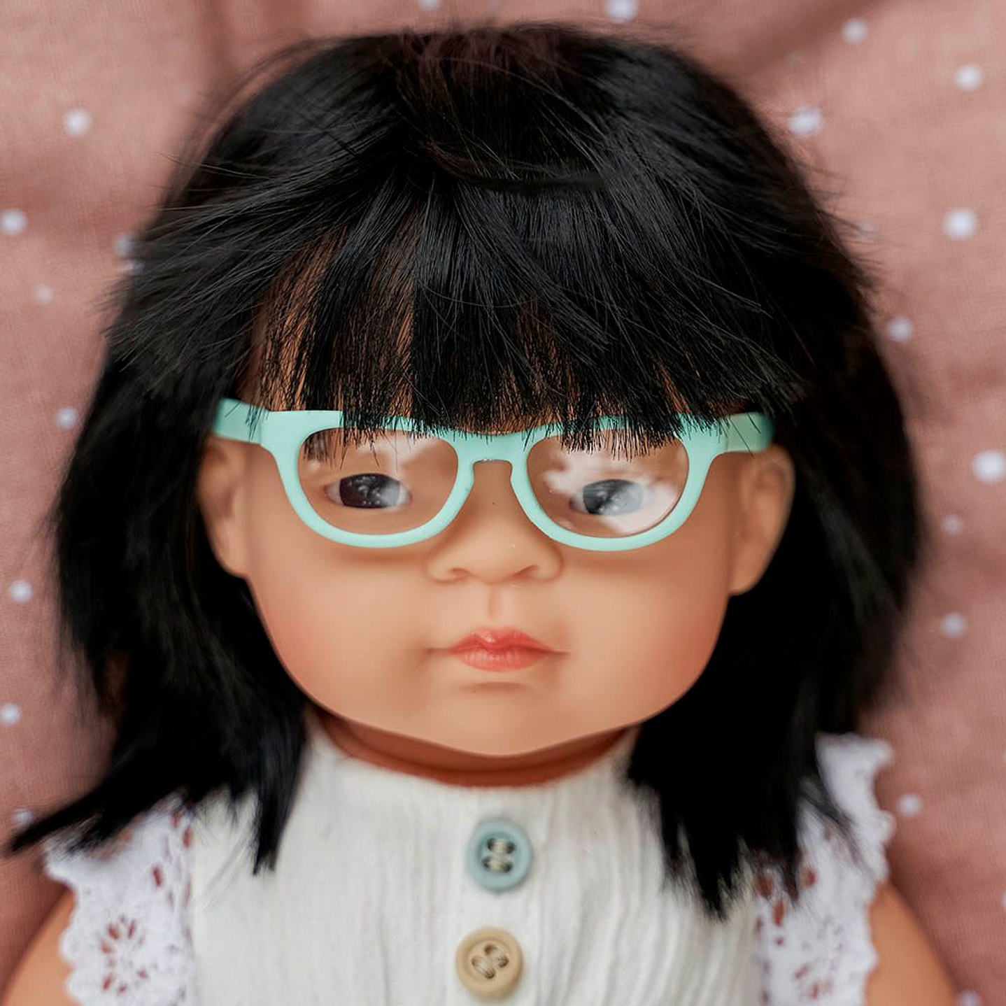 Muneca con lentes Kumiko 38 cm sin ropa