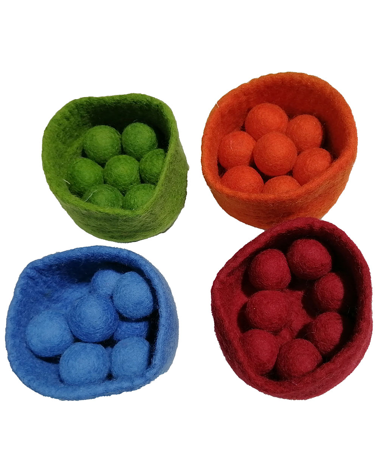 Set de 4 Cuencos de Fieltro con Pelotas