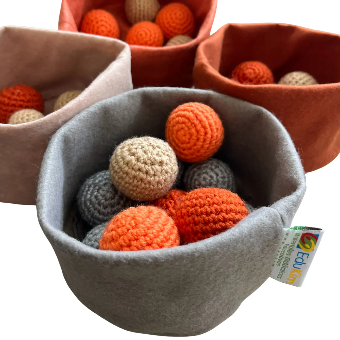 Set de 4 Cuencos de Fieltro con Pelotas Tejidas 3