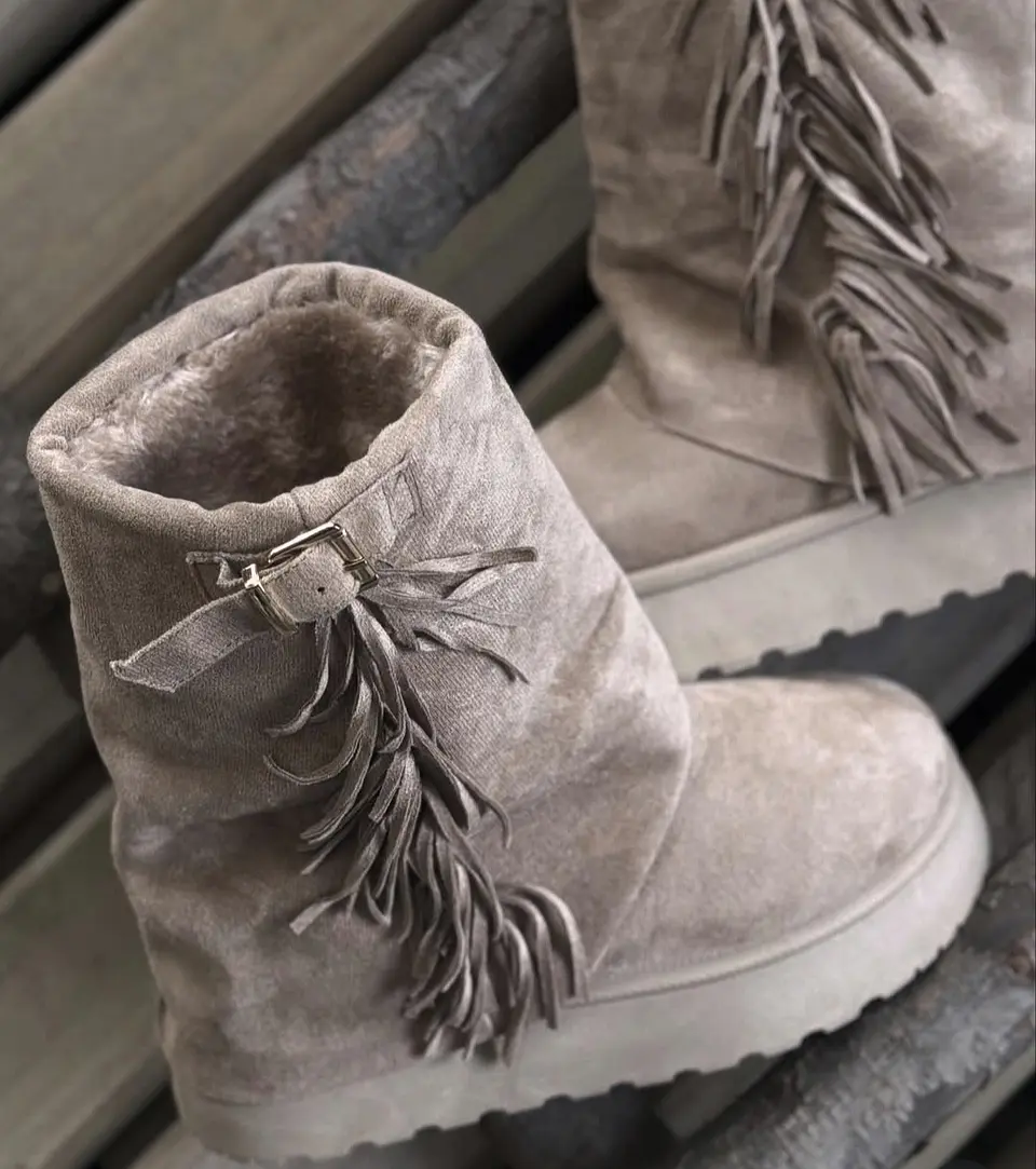 Botines estilo U G G  3