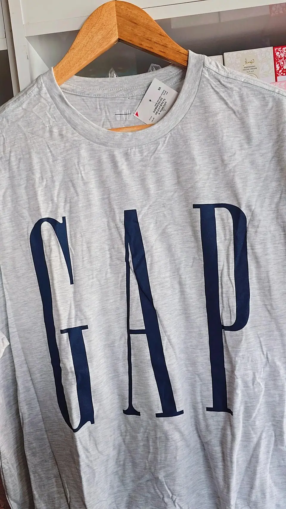 Polera Gap Gris logo Azul Navy M  2