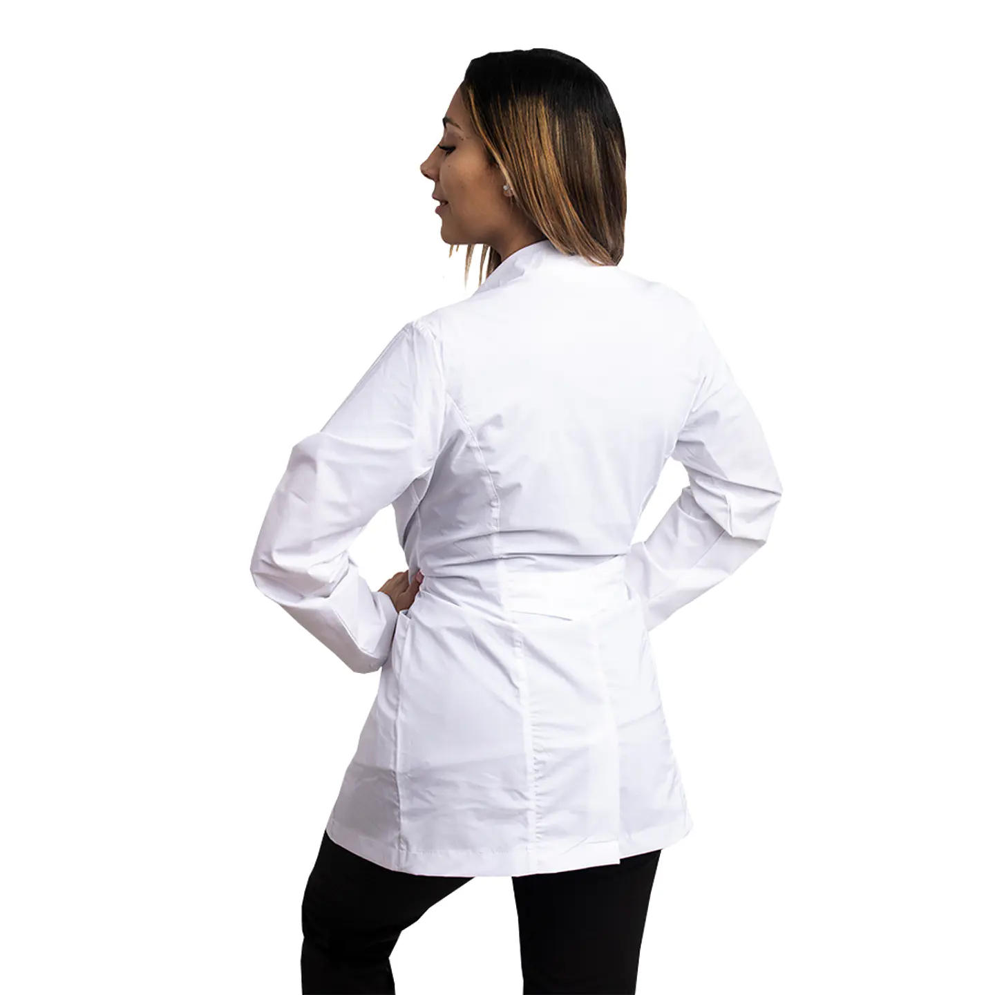 Bata Clínica Blanca Antifluido para Mujer | Égida Uniformes 3