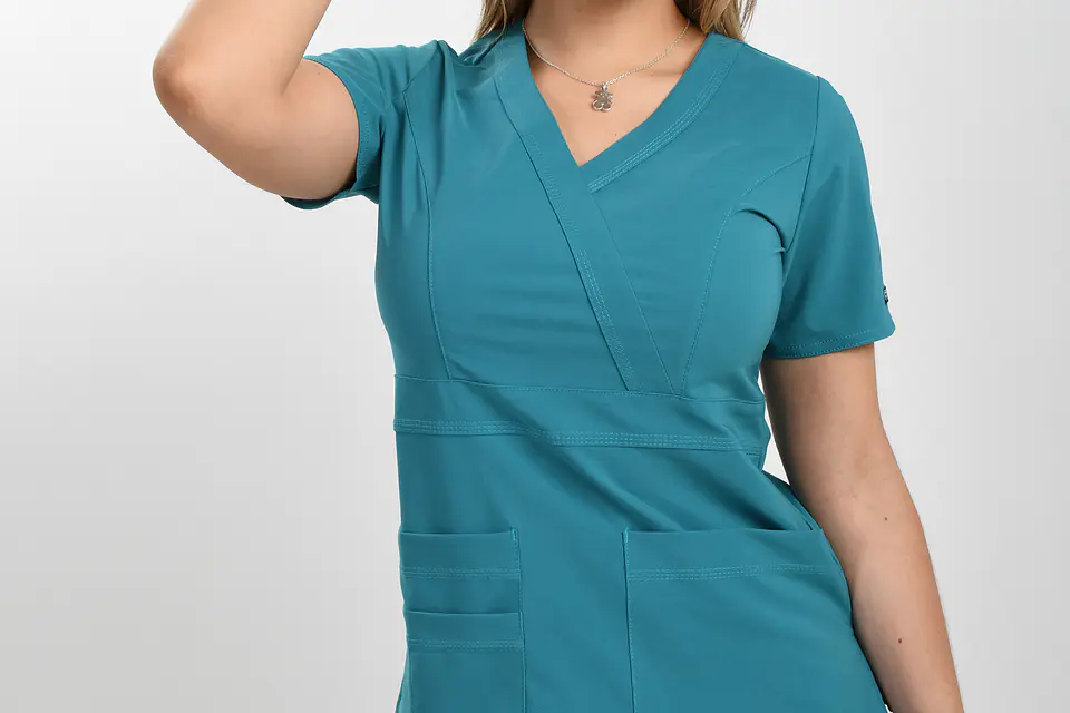 Blusa Clínica Turquesa – Modelo Venus 5