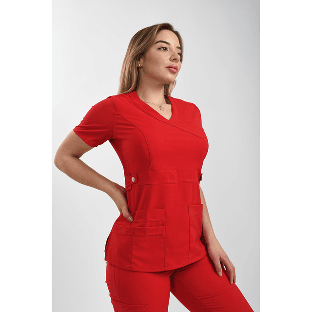 Blusa Modelo Cargo Elasticado Antifluido Rojo Italiano