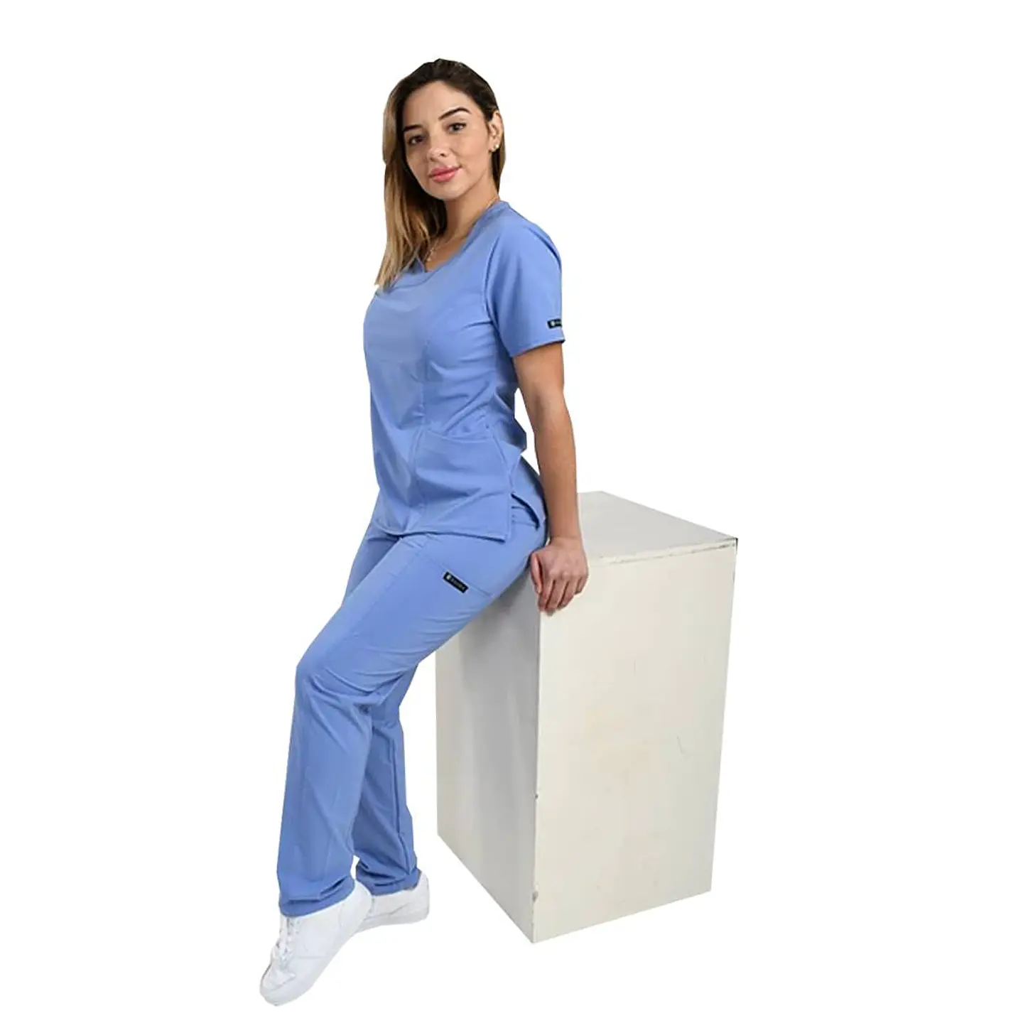Blusa Celeste Antifluido Elasticado Modelo Aurora 2
