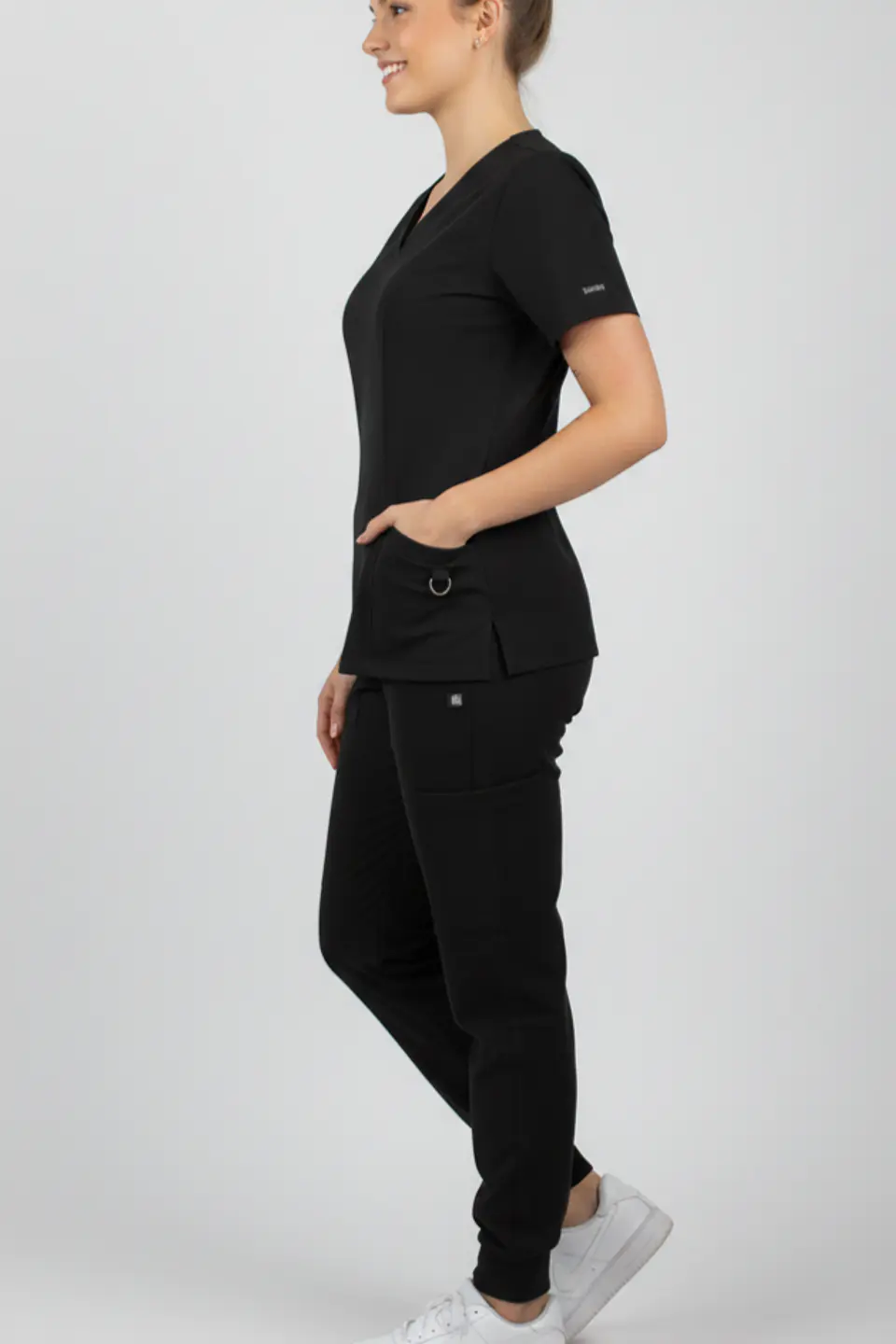 Conjunto Clinico Negro Blusa Hana + Pantalon Jogger  8