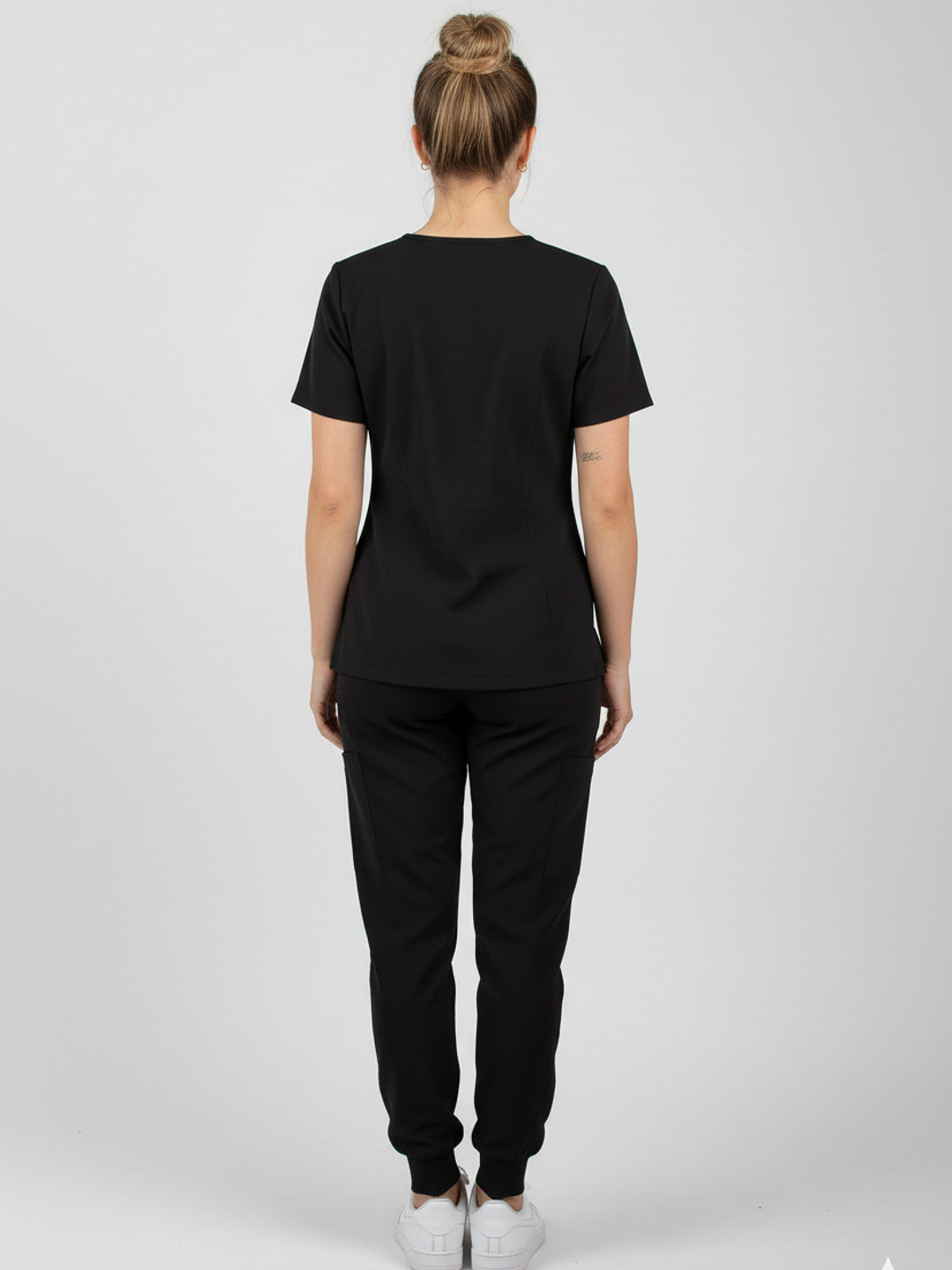 Conjunto Clinico Negro Blusa Hana + Pantalon Jogger  3