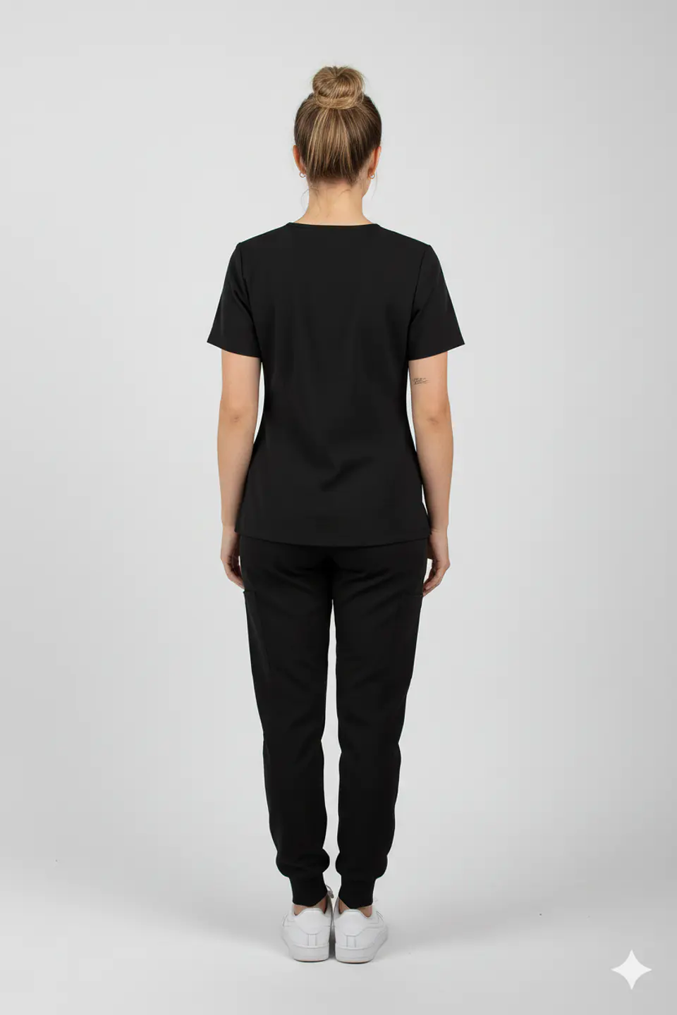 Conjunto Clinico Negro Blusa Hana + Pantalon Jogger  7