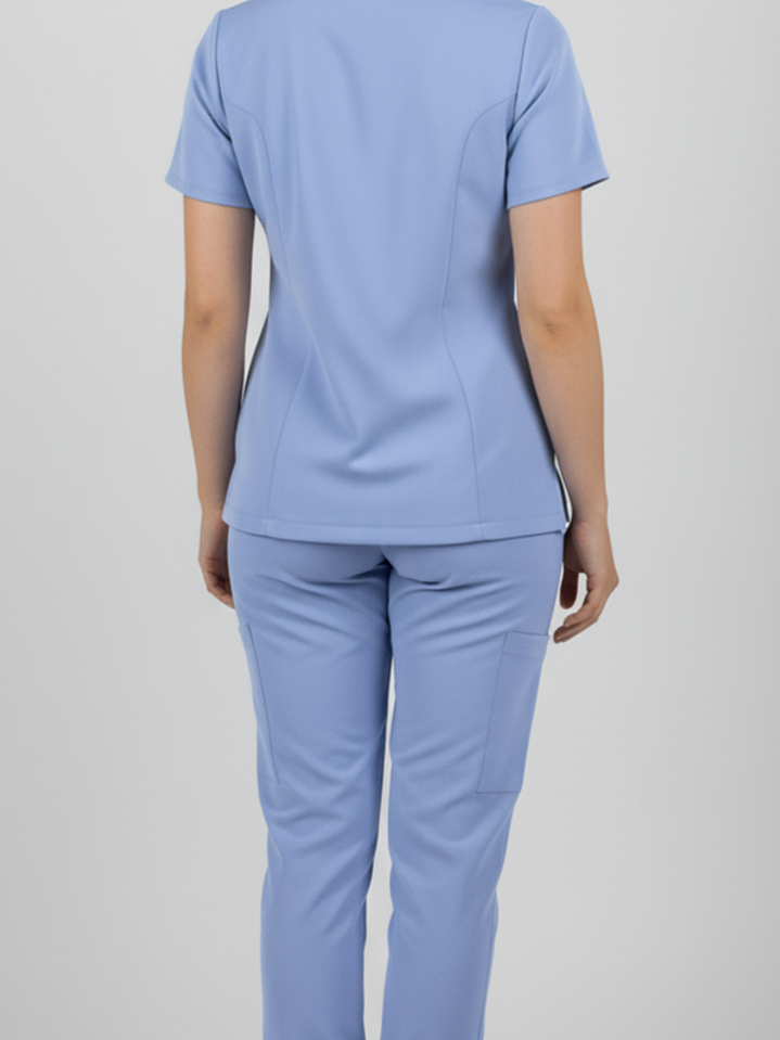 Conjunto Clinico Celeste Blusa Hana + Pantalon Jogger  2