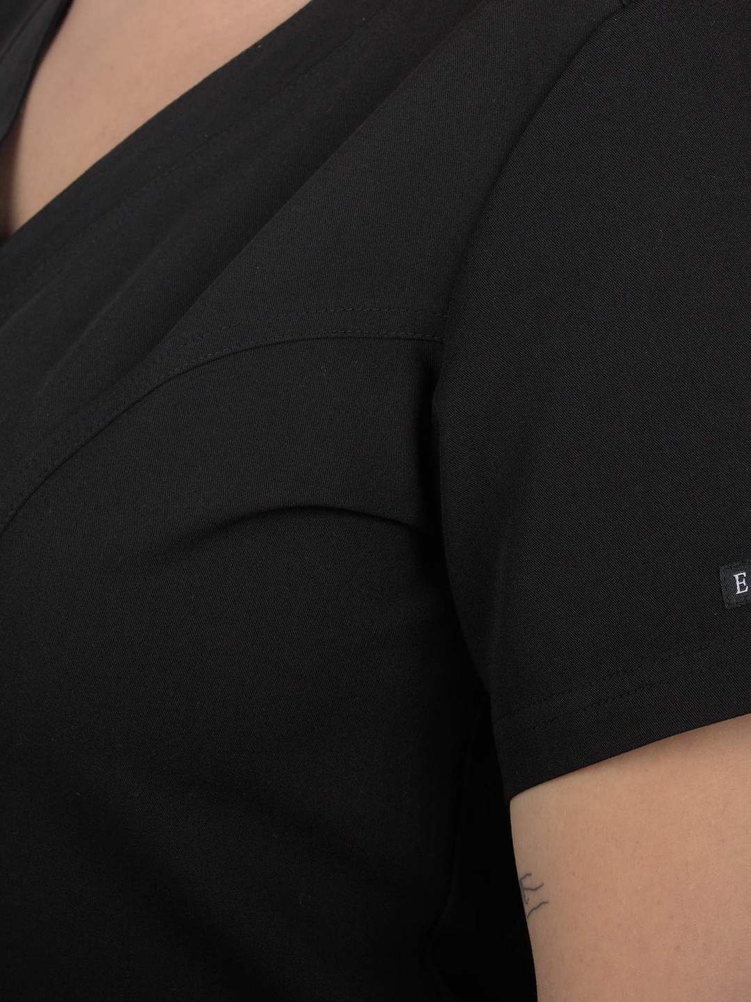 Conjunto Clinico Hana Negro  (Blusa + Pantalon Recto) 5