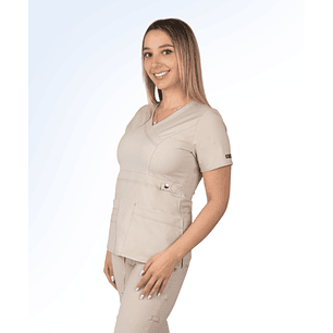 Blusa Modelo Cargo Elasticado Antifluido Beige