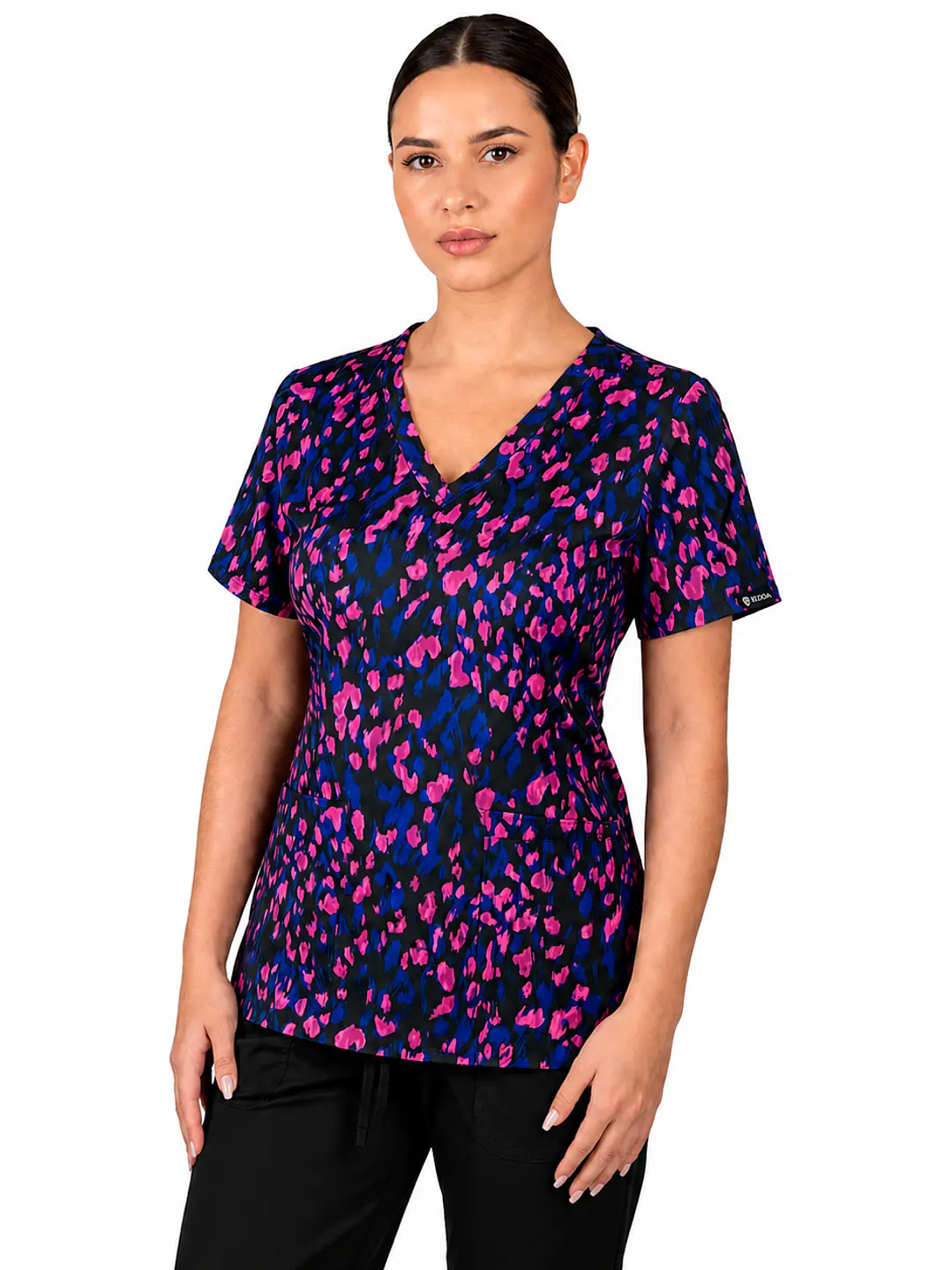 Blusa Clinica Estampado Azul Marino con pétalos rosados 1