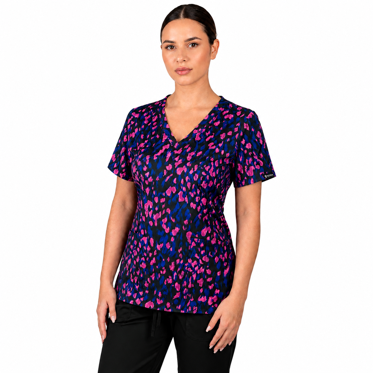 Blusa Clinica Estampado Azul Marino con pétalos rosados