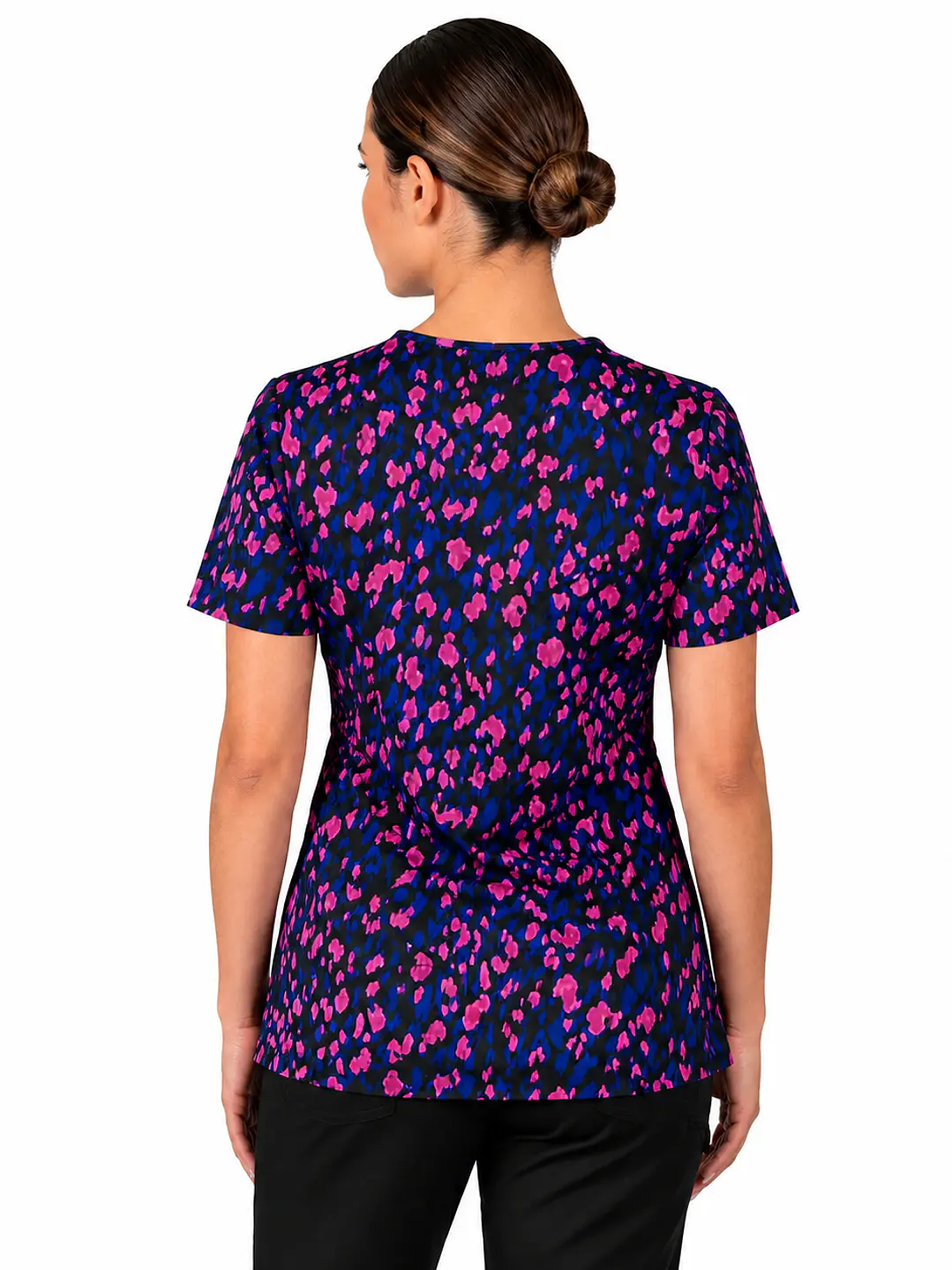 Blusa Clinica Estampado Azul Marino con pétalos rosados 2