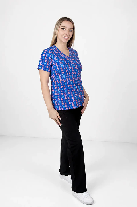 Blusa Clínica Estampada Corazones Multicolores | Égida Uniformes