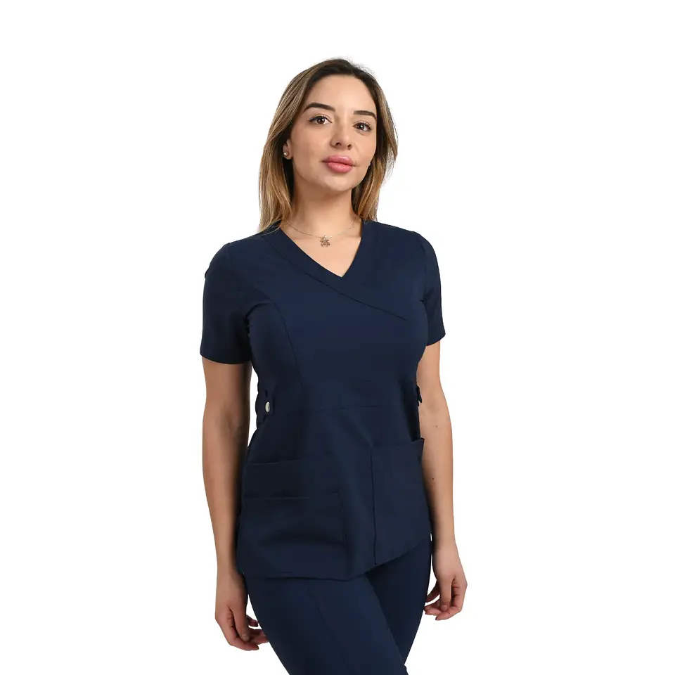 Uniforme Clínico Enfermería - Modelos para Estudiantes e Instituciones 2