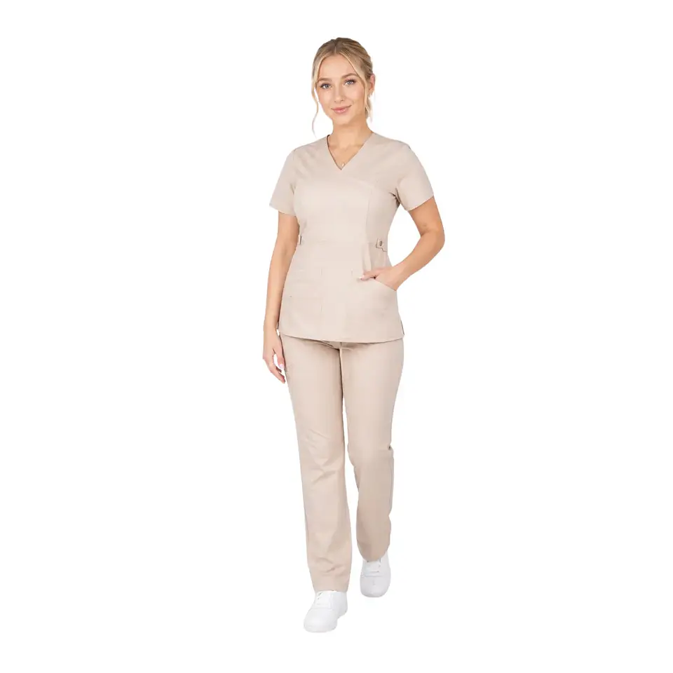Conjunto Clínico Beige Mujer Antifluido Premium | Égida 1