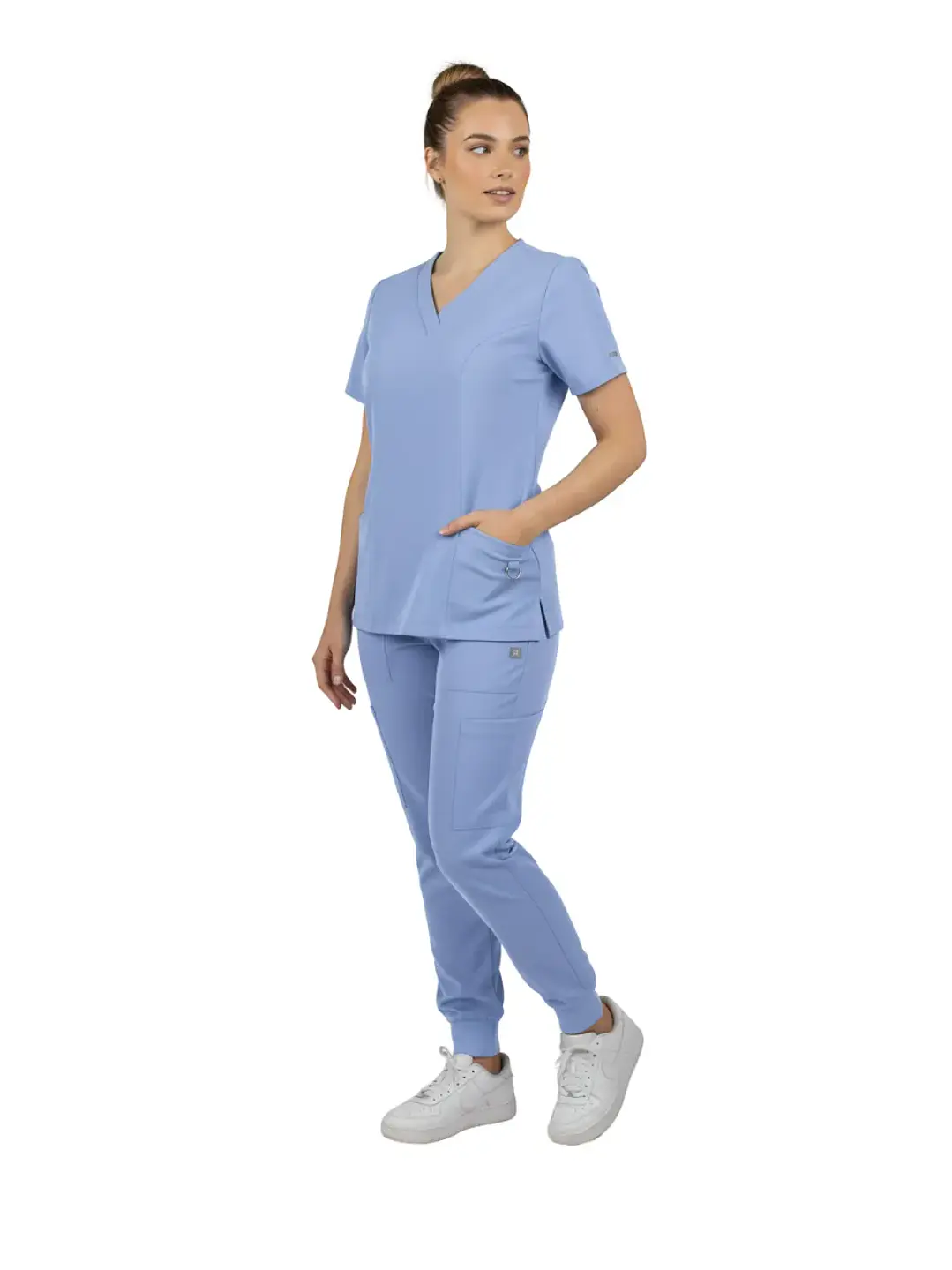Conjunto Clínico Celeste Ceil Blue con Jogger Aesthetic | Égida - Uniformes clínicos Égida Chile