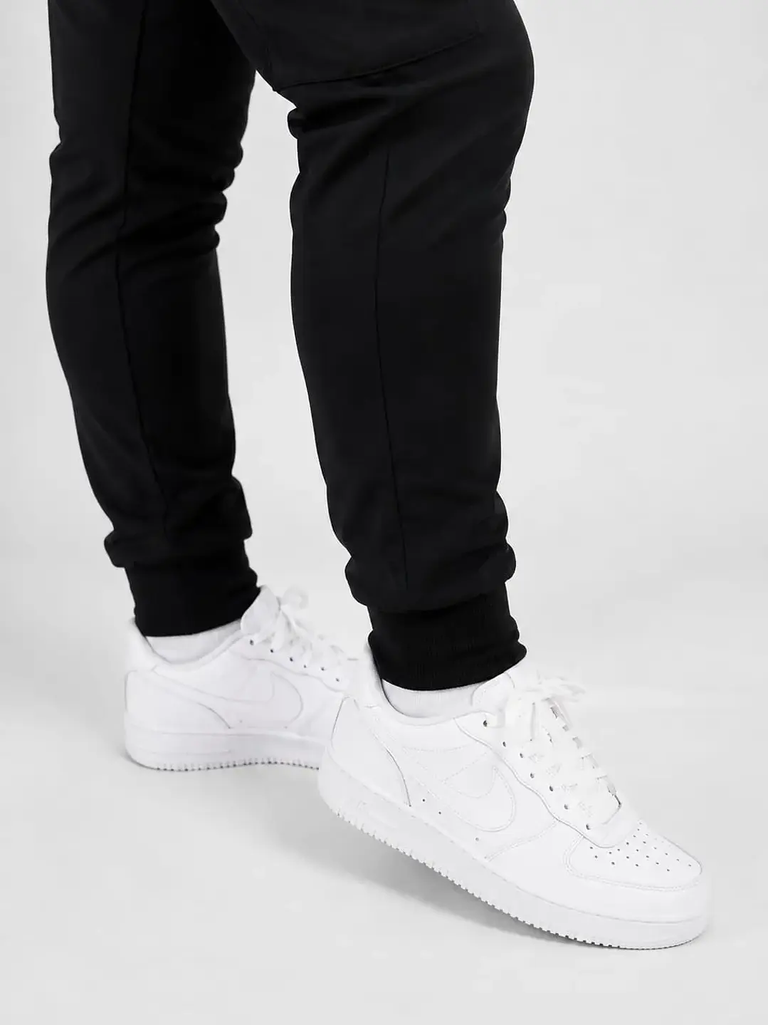 Conjunto Clinico Negro Blusa Hana + Pantalon Jogger  - Uniformes clínicos Égida Chile