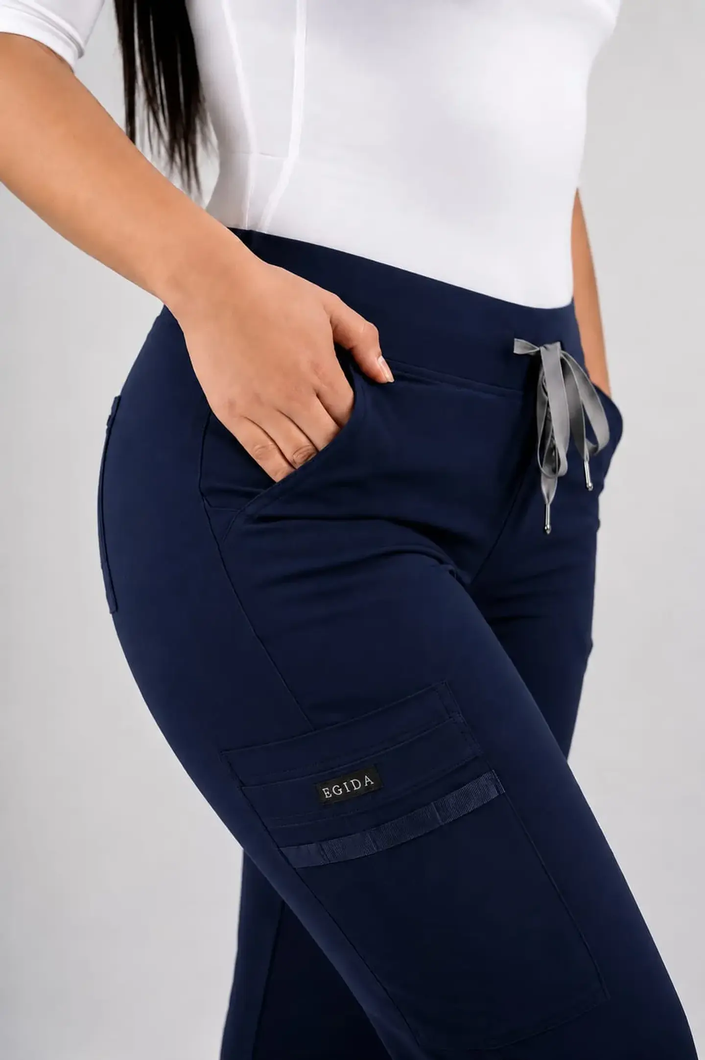 Conjunto Clinico Azul Marino Blusa Hana + Pantalon Jogger  7