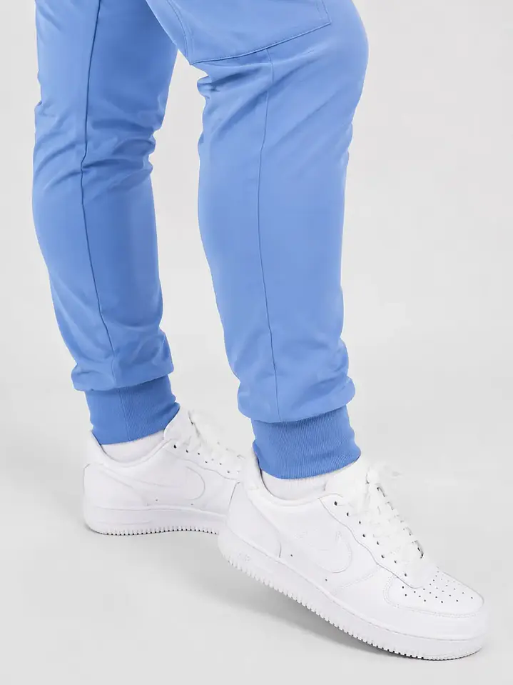 Conjunto Clínico Celeste Ceil Blue con Jogger Aesthetic | Égida 7