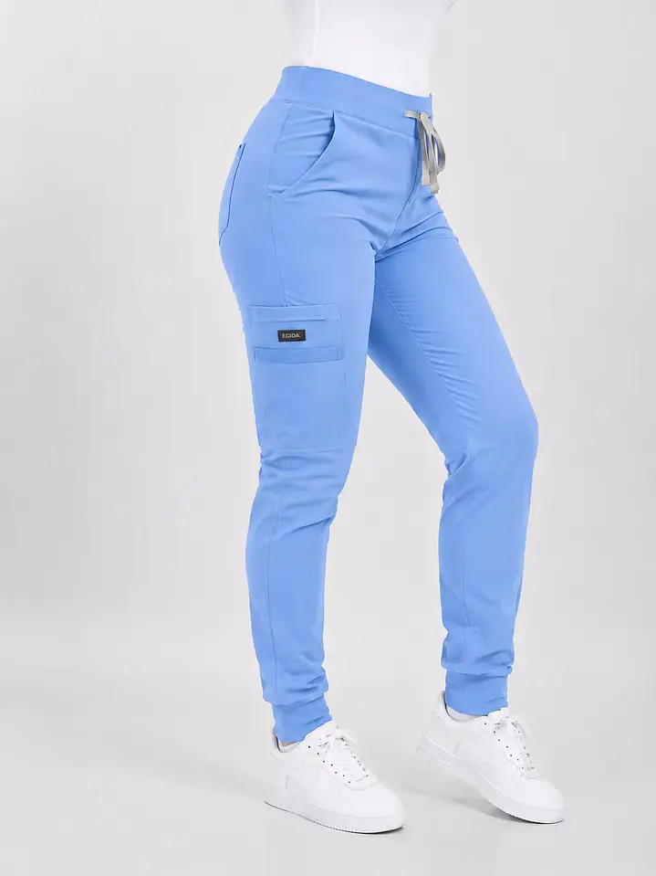 Conjunto Clínico Celeste Ceil Blue con Jogger Aesthetic | Égida 8