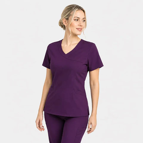 Blusa Clínica Mujer Morado con Corte Asimétrico | Modelo Aurora