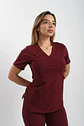 Conjunto Clínico Cargo Premium Antifluido Mujer – Burdeo - Miniatura 3