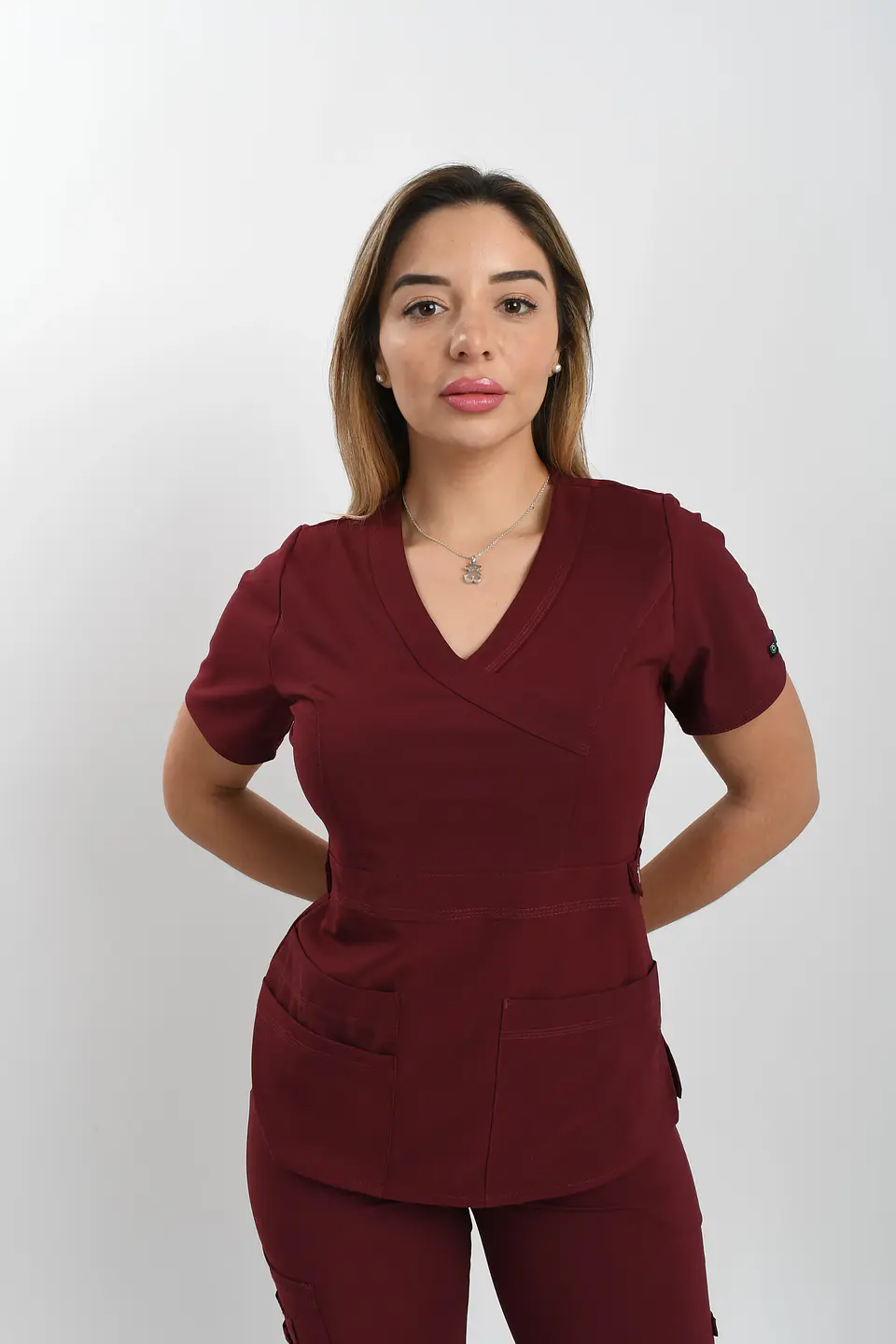 Conjunto Clínico Cargo Premium Antifluido Mujer – Burdeo 6