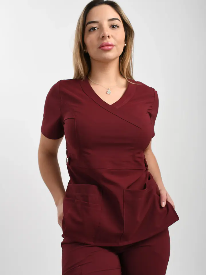 Conjunto Clínico Cargo Premium Antifluido Mujer – Burdeo 8